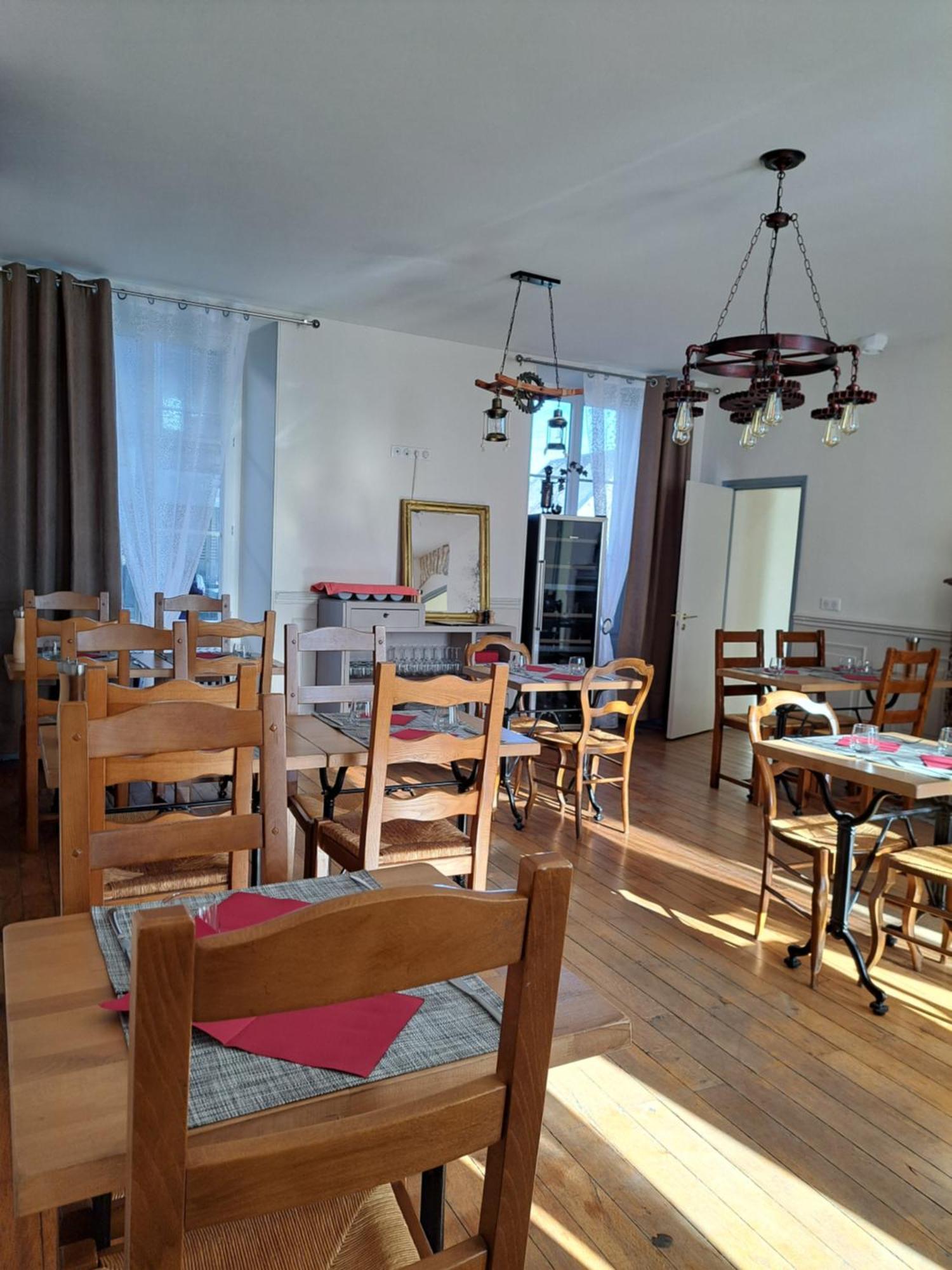 Au P'Tit Gueul'Ton Bed & Breakfast Les Aix-d'Angillon Екстериор снимка